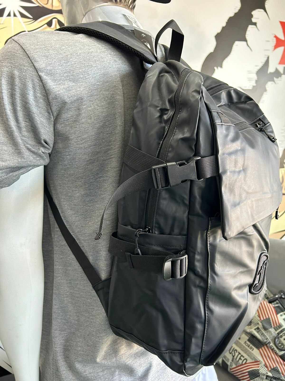 Mochila Bola do F Preta Força Jovem Vasco – FJV - Imagem 3